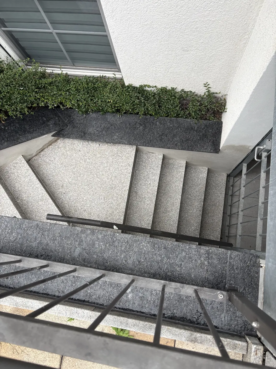 Detailansicht der fertigen Treppenstufen aus Rosa Beta
